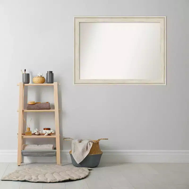 Specchio da parete per bagno 43" x 32" con cornice crema Regal Birch senza smussatura