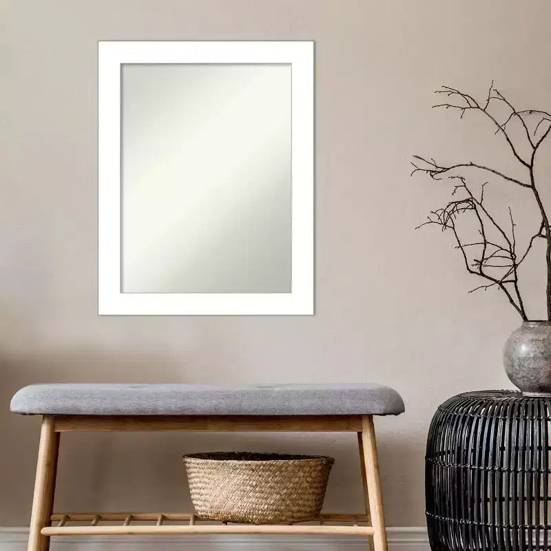 Specchio da parete per bagno con cornice bianca a zeppa senza smussature, 55,88 x 71,12 cm