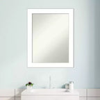 Specchio da parete per bagno con cornice bianca a zeppa senza smussature, 55,88 x 71,12 cm