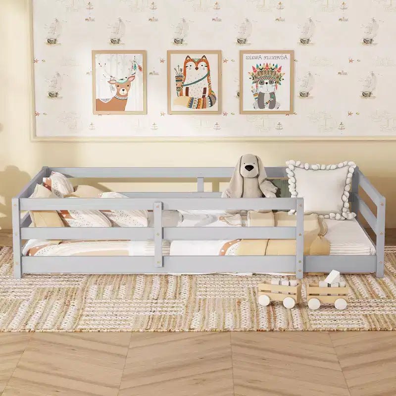 Letto a pavimento per bambini a una piazza e mezza con recinzione di sicurezza – Letto Montessori per bambini, in legno di pino
