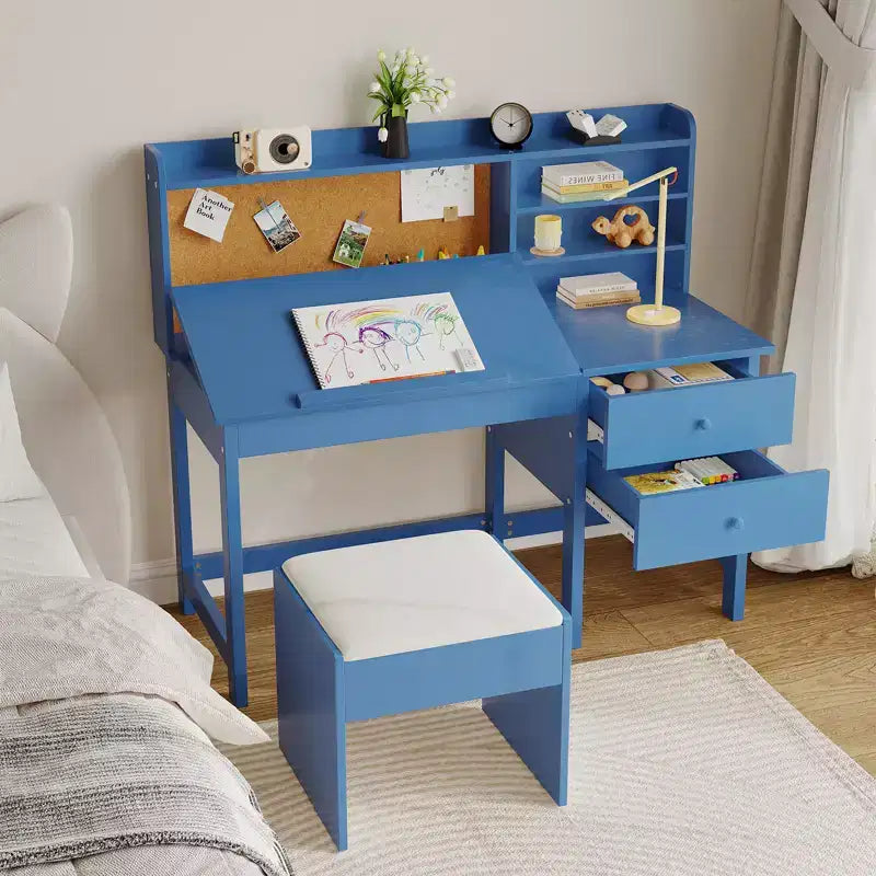 Set Scrivania e Sedia per Bambini, Tavolo Studio in Legno con Piano Inclinabile Regolabile, Cassetti e Bacheca in Sughero - Set Scrivania per l'Apprendimento Scolastico per Bambini dai 3 agli 8 Anni