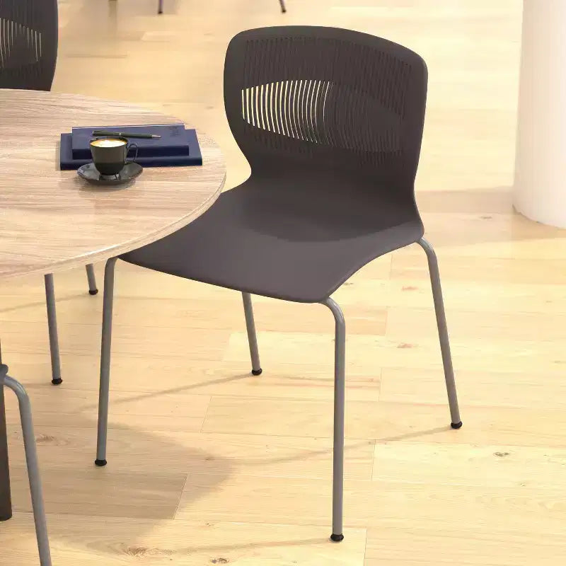Set di 5 sedie impilabili ergonomiche in polipropilene per carichi pesanti con supporto lombare – Capacità 350 kg