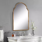 Specchio da parete in metallo dorato antico a forma di arco marocchino, 101,6 x 61 cm